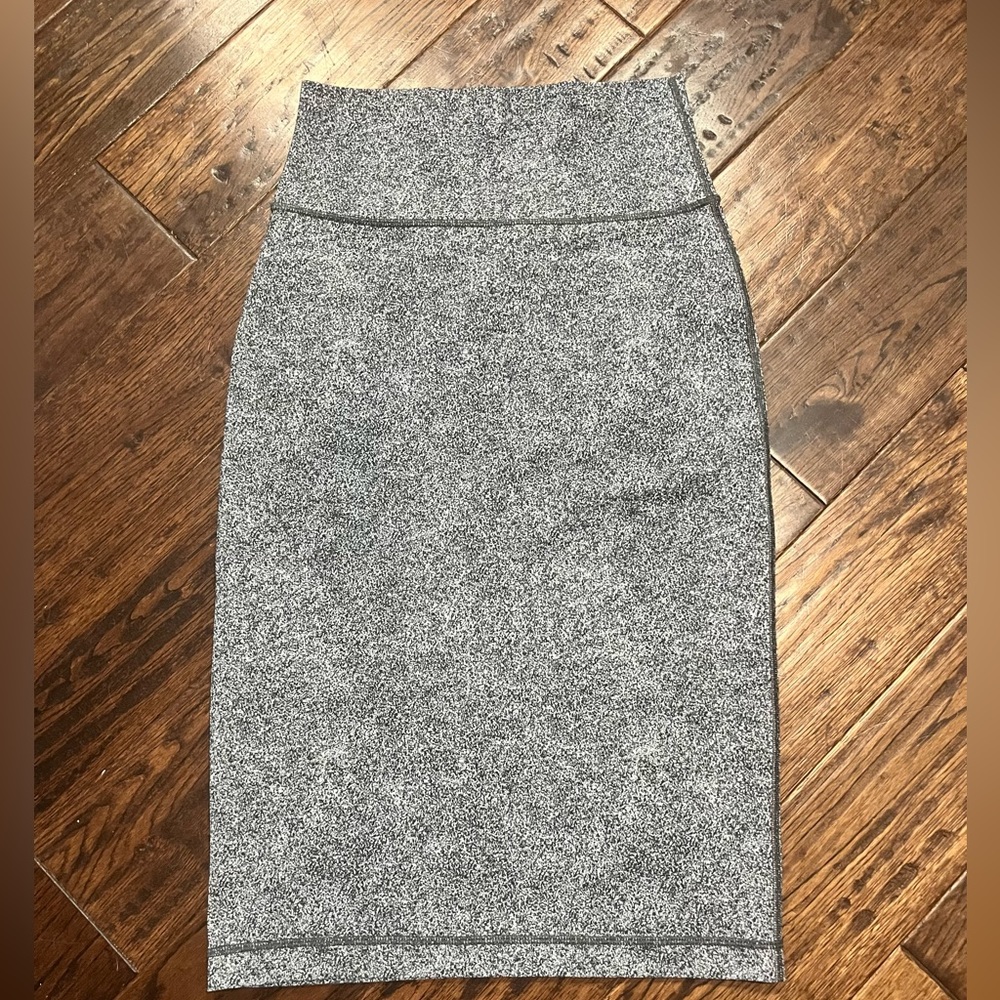 Highrise Skirt Lululemon - 6